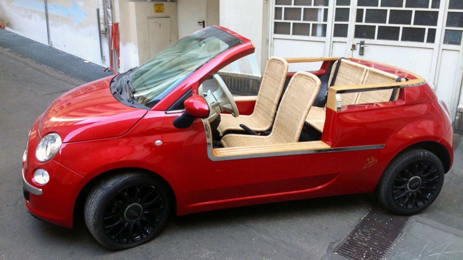 Αυτό το Fiat 500 κοστίζει 89.000 ευρώ.