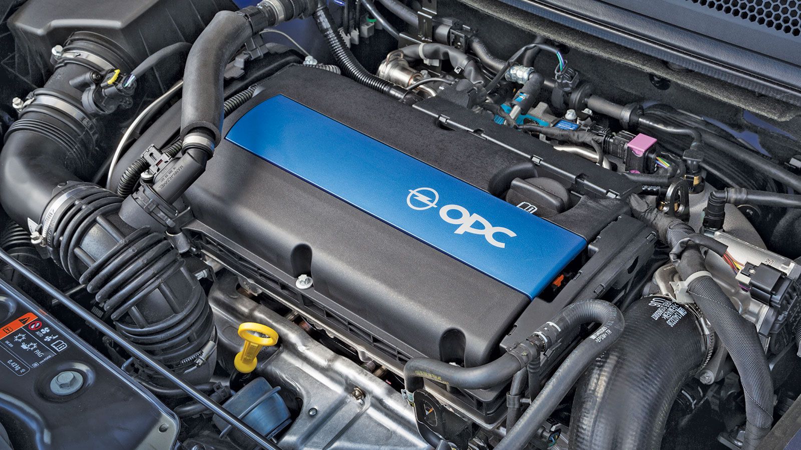 Κινητήρες: Ισχυρότερο το OPC, πιο ροπάτο το GTI