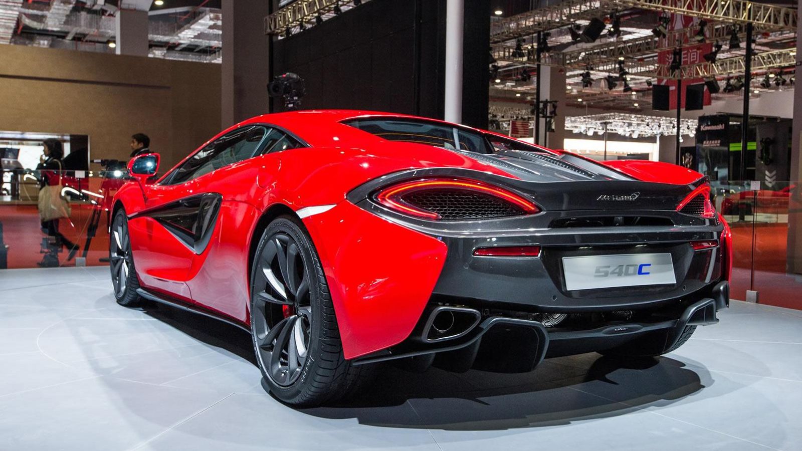 Η McLaren δεν ενδιαφέρεται να προχωρήσει στη μαζική παραγωγή, ενώ δεν γίνεται προς το παρόν να φτιαχτεί ένα μοντέλο με τιμή γύρω στα 100.000 δολάρια, 