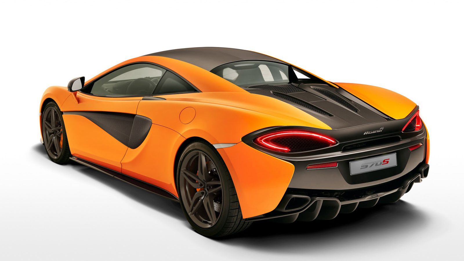 Η 570S έχει χτιστεί πάνω στο νέο ανθρακονημάτινο σασί MonoCell II, το οποίο σε συνδυασμό με τη χρήση αλουμινίου στα μέρη του αμαξώματος, κράτησε το βά