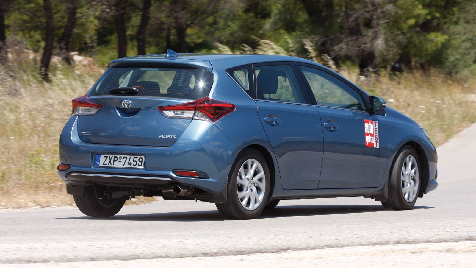 Το Toyota Auris έρχεται με υπερτροφοδοτούμενο κινητήρα 1,2 λίτρων.