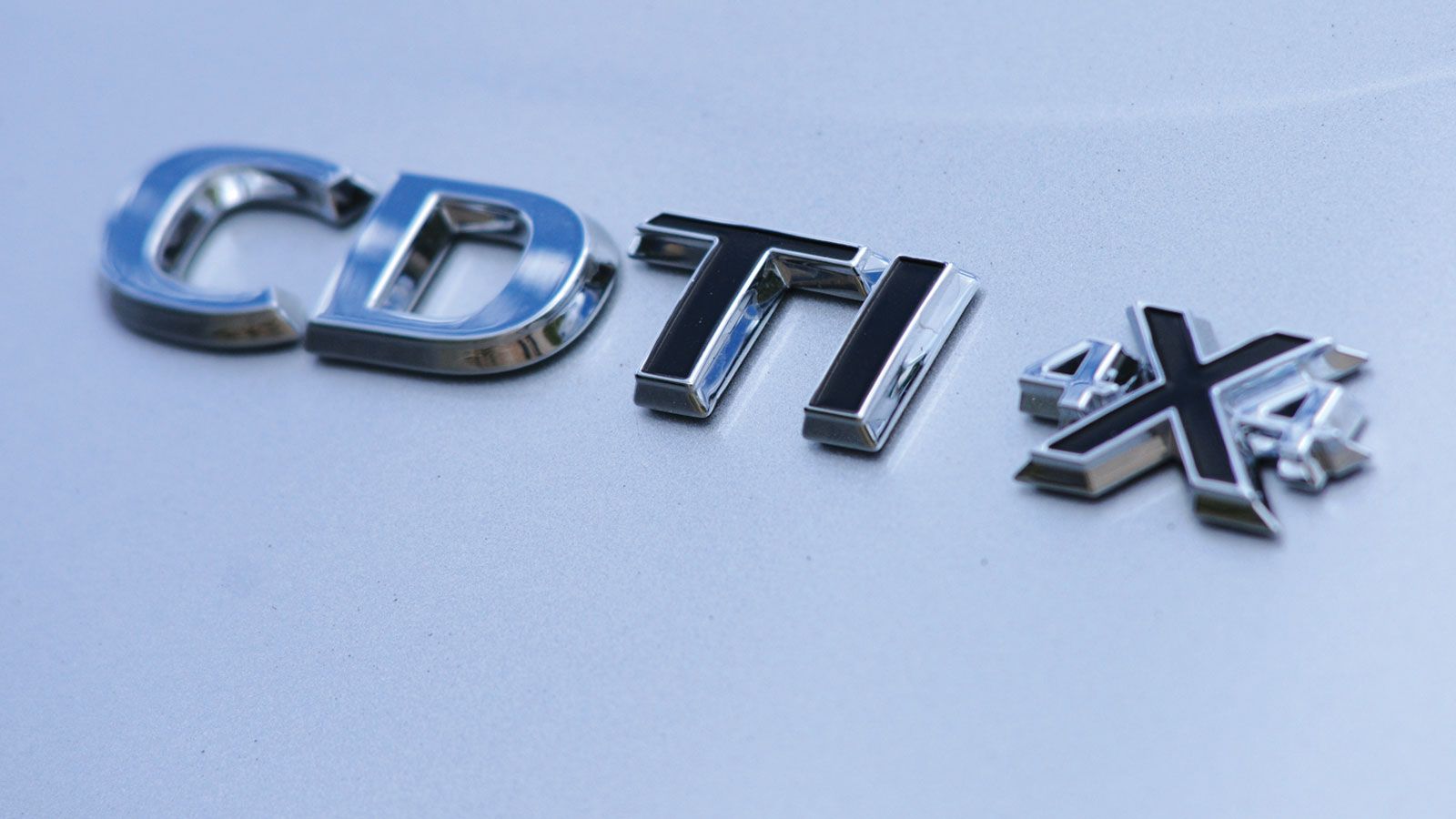 4x4. Να το γράφει και στην ούγια.