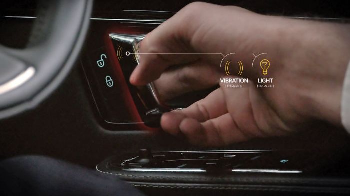 Το Bike Sense ανιχνεύει ακόμα και αναβάτες που ο οδηγός δεν μπορεί να δει. Αν ο οδηγός αγνοώντας τις προειδοποιήσεις του συστήματος πατήσει το γκάζι, 