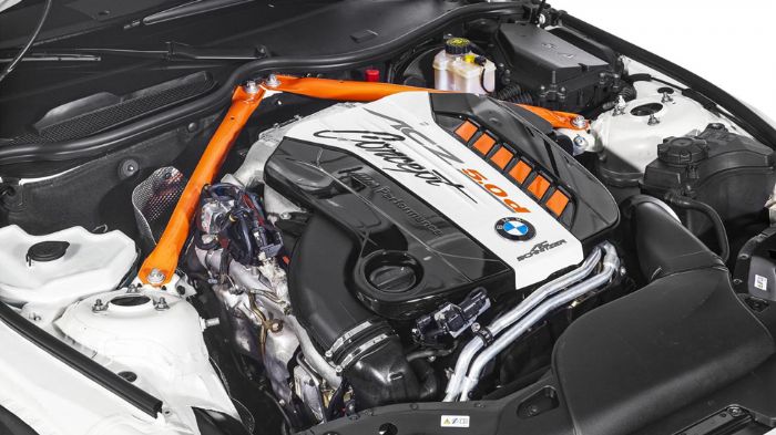 Η AC Schnitzer έχει αντικαταστήσει το 6κύλινδρο μοτέρ των 2,5 λτ. της Z4 sDrive 23i, με αυτό της M50d. Πρόκειται για ένα tri-turbo 3λιτρο σύνολο πετρε