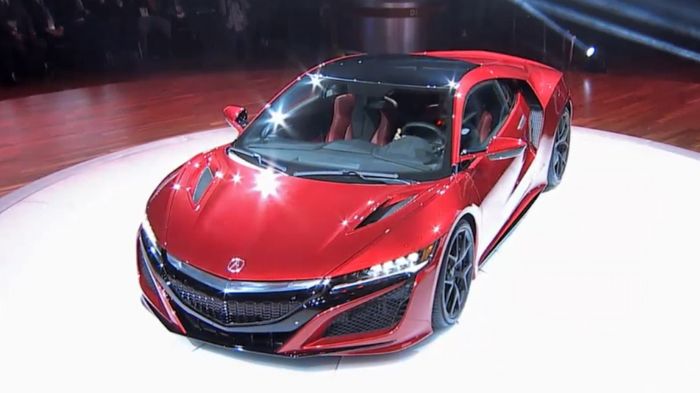 Η Honda «ισχυρίζεται» πως το NSX διαθέτει το χαμηλότερο κέντρο βάρους της κατηγορίας. Ακόμα, ενδιαφέρον έχει πως η πλήρως ανεξάρτητη ανάρτηση είναι φτ