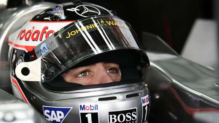 Kατά την 4η μέρα δοκιμών στη Βαρκελώνη, ο Fernando Alonso με το μονοθέσιο της McLaren-Honda έφυγε από την πορεία του στην 3η στροφή και προσέκρουσε στ