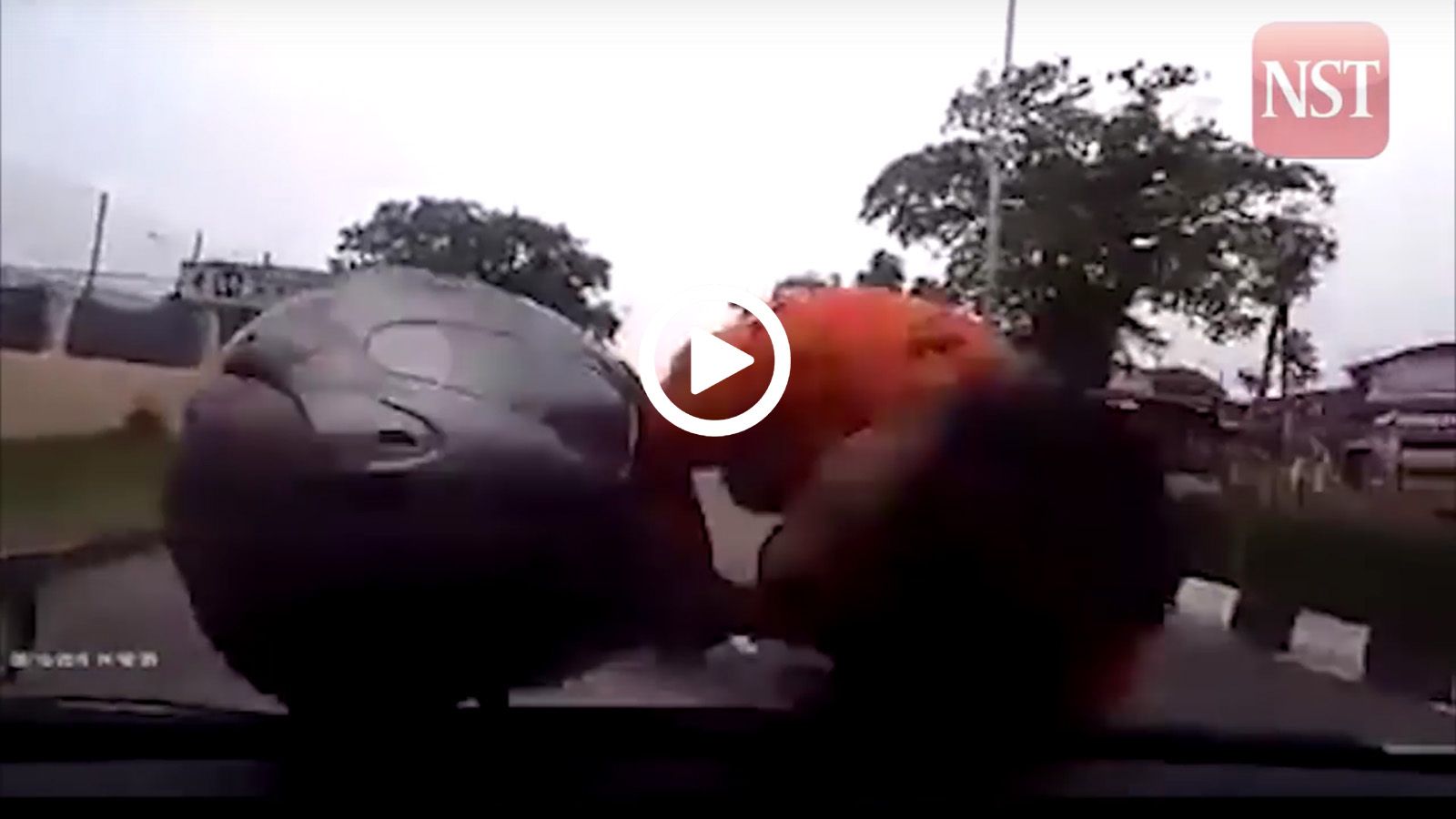 Επίθεση με κράνος! (video)