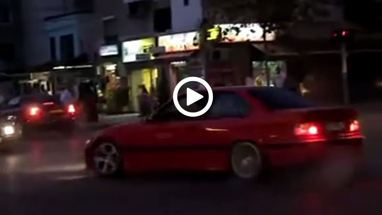 BMW κάνει Donuts σε δημόσιο δρόμο