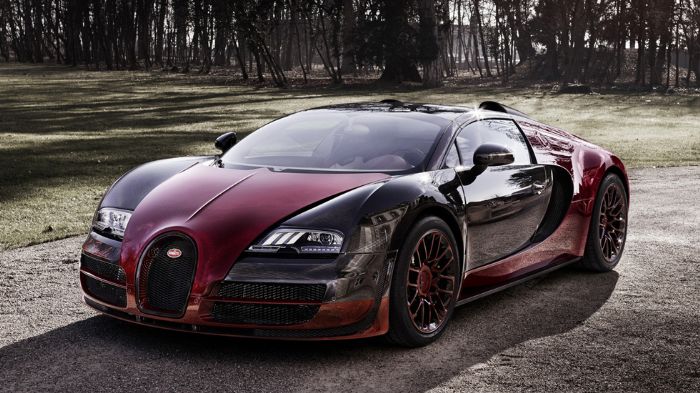 Στην «La Finale», τα εμπρόσθια φτερά, οι πόρτες και το τμήμα ανάμεσα στις θύρες και τους πλευρικούς αεραγωγούς είναι φτιαγμένα από μαύρα ανθρακονήματα