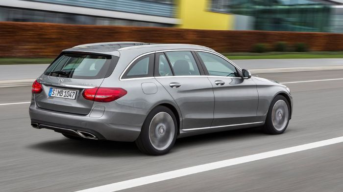 Το σημαντικό βέβαια είναι ότι η C350 Plug-in Hybrid διαθέτει μέση κατανάλωση 2,1 λτ./100 χλμ. Με τις εκπομπές ρύπων να περιορίζονται στα 48 γρ./χλμ.