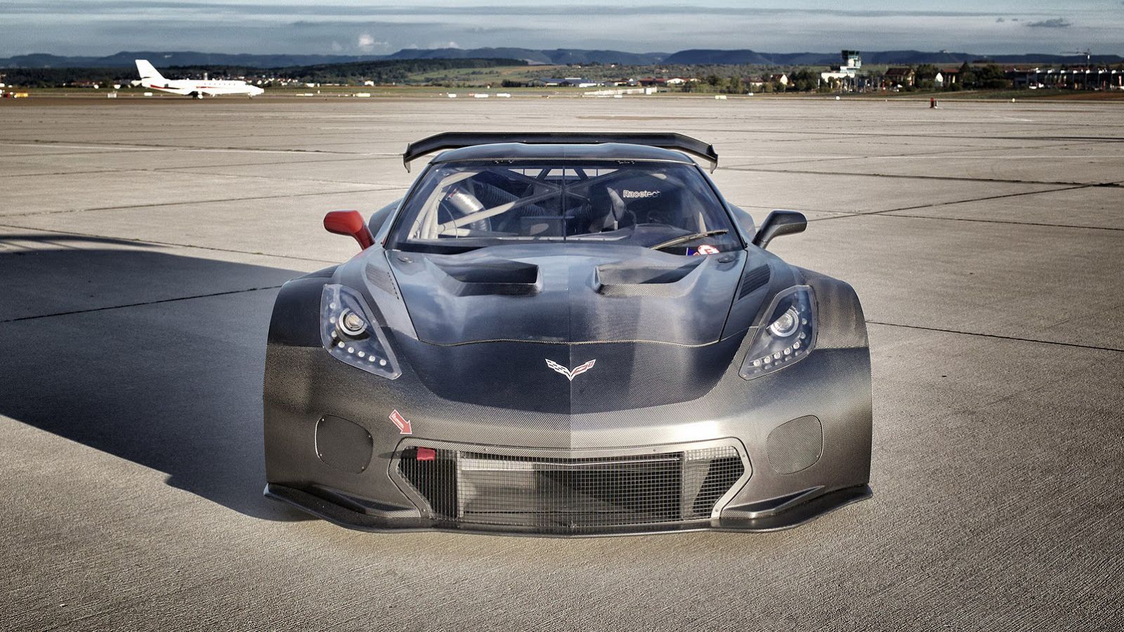 Δυο χρόνια η βελτιωτική εταιρεία δούλευε πάνω στο αυτοκίνητο, το οποίο είναι σύννομο με τους κανονισμούς της FIA, όπου και μπορεί να συμμετέχει κανονι