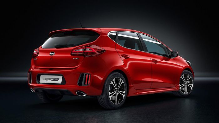 Το Cee`d GT Line έρχεται με νέας σχεδίασης ζάντες 17 ιντσών, φώτα ημέρας LED σχήματος κύβου πάγου, πιο δυναμικούς προφυλακτήρες, διπλή απόληξη εξάτμισ
