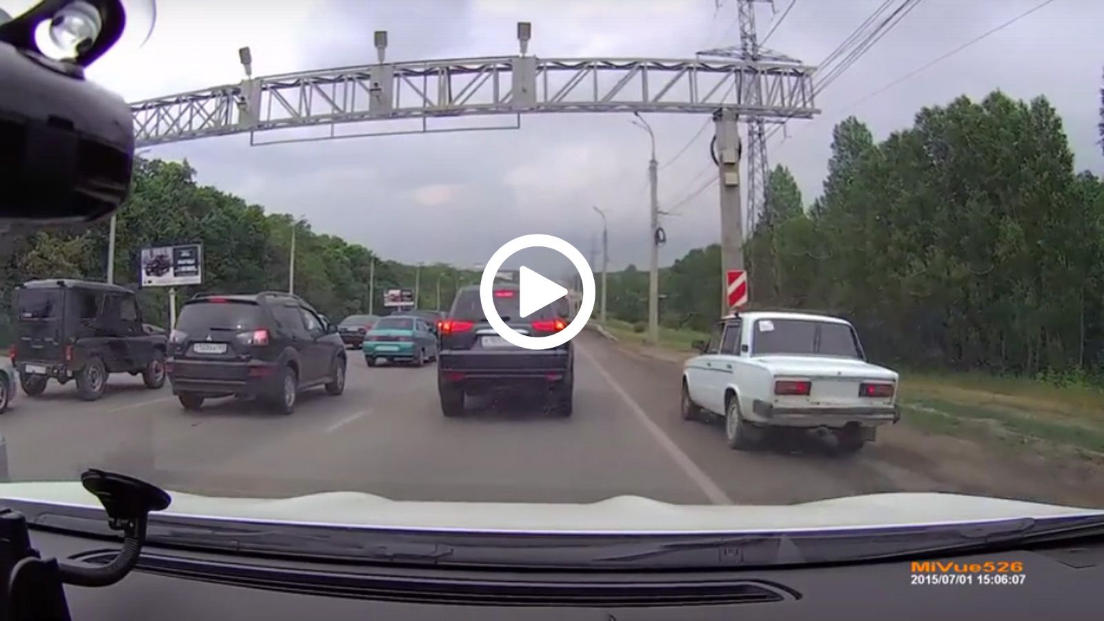 Τρελός οδηγός με Lada! (video)