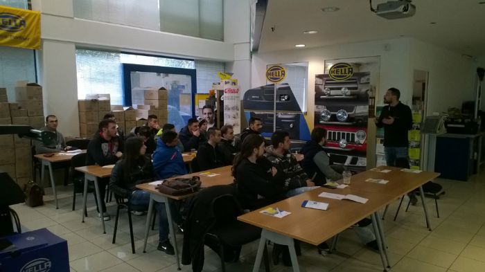 Τα εκπαιδευτικά αυτά προγράμματα είχαν ως θέμα τα Προηγμένα Συστήματα Υποβοήθησης Οδηγού (ADAS) και του Συστήματος Ελέγχου Πίεσης Ελαστικών (TPMS) καθ