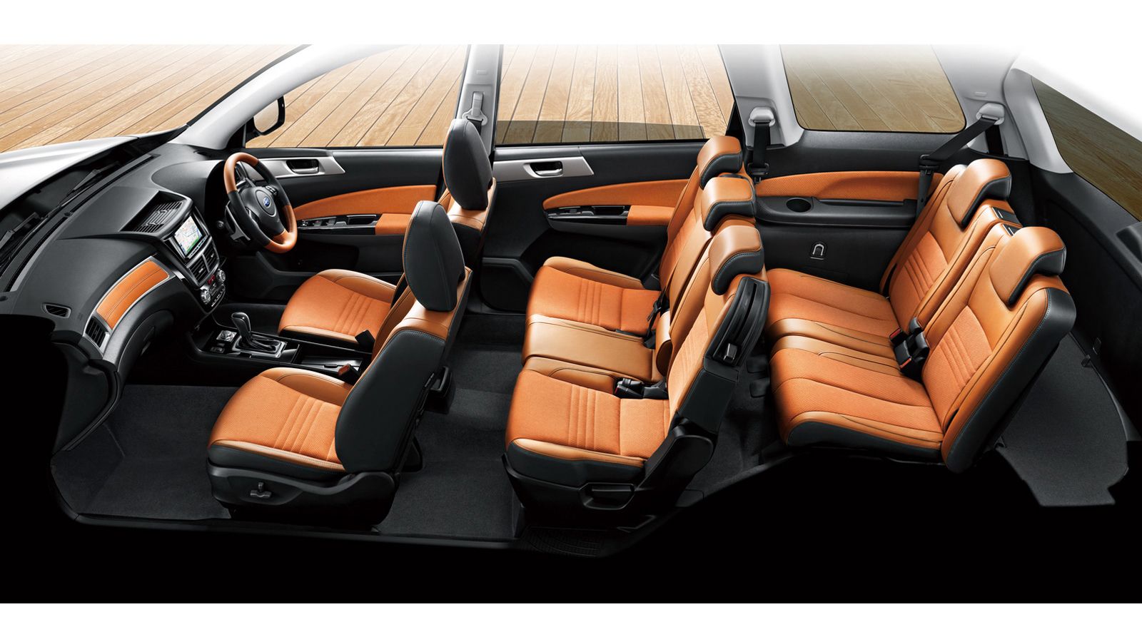 Προσφέρει ένα άκρως ευρύχωρο εσωτερικό, με τα καθίσματα της 2ης και 3ης σειράς να αναδιπλώνονται, δημιουργώντας μια επίπεδη επιφάνεια φόρτωσης ογκωδών