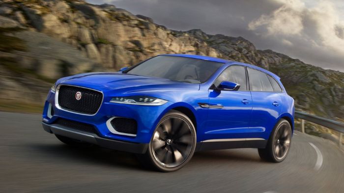 Η F-Pace ουσιαστικά αποτελεί την έκδοση παραγωγής του πρωτότυπου C-X17 (φωτό), με την εταιρεία να το αποκαλεί «οικογενειακό sports car», αντί για cros