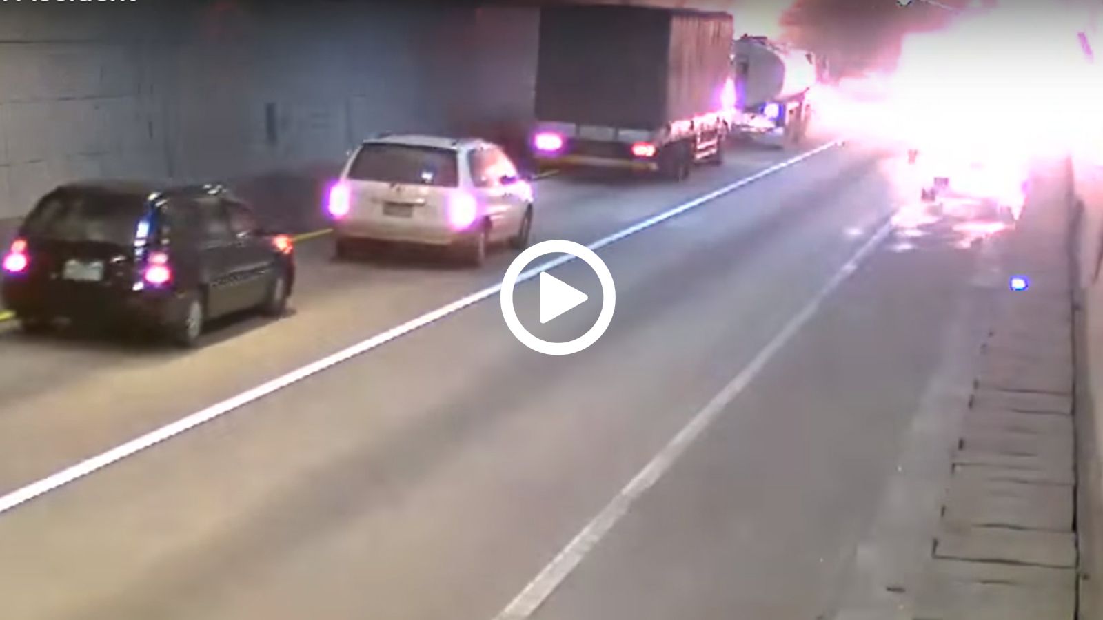 Έκρηξη φορτηγού σε τούνελ! (video)