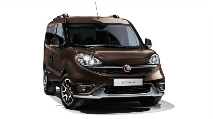 Προεξάρχοντα χαρακτηριστικά του Fiat Doblo Trekking αποτελούν η πιο «άγρια» εμφάνισή του, η διευρυμένη κατά 10 χλστ. απόστασή του από το έδαφος και το
