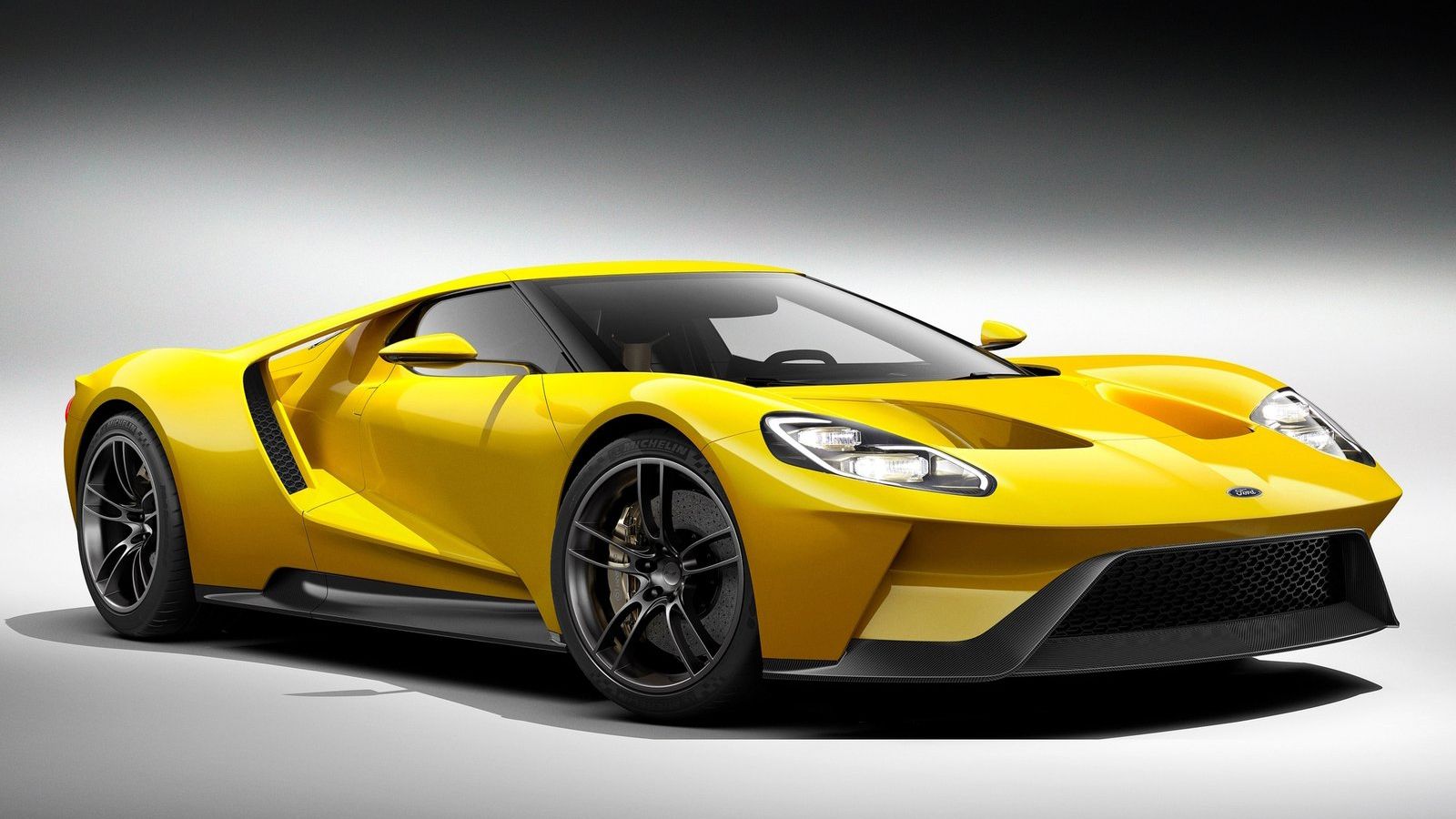 Μαθαίνουμε τώρα πως το νέο Ford GT -το οποίο εξοπλίζεται με τον V6 twin-turbo EcoBoost κινητήρα των 3,5 λίτρων- θα προσφέρει ισχύ τουλάχιστον 700 αλόγ