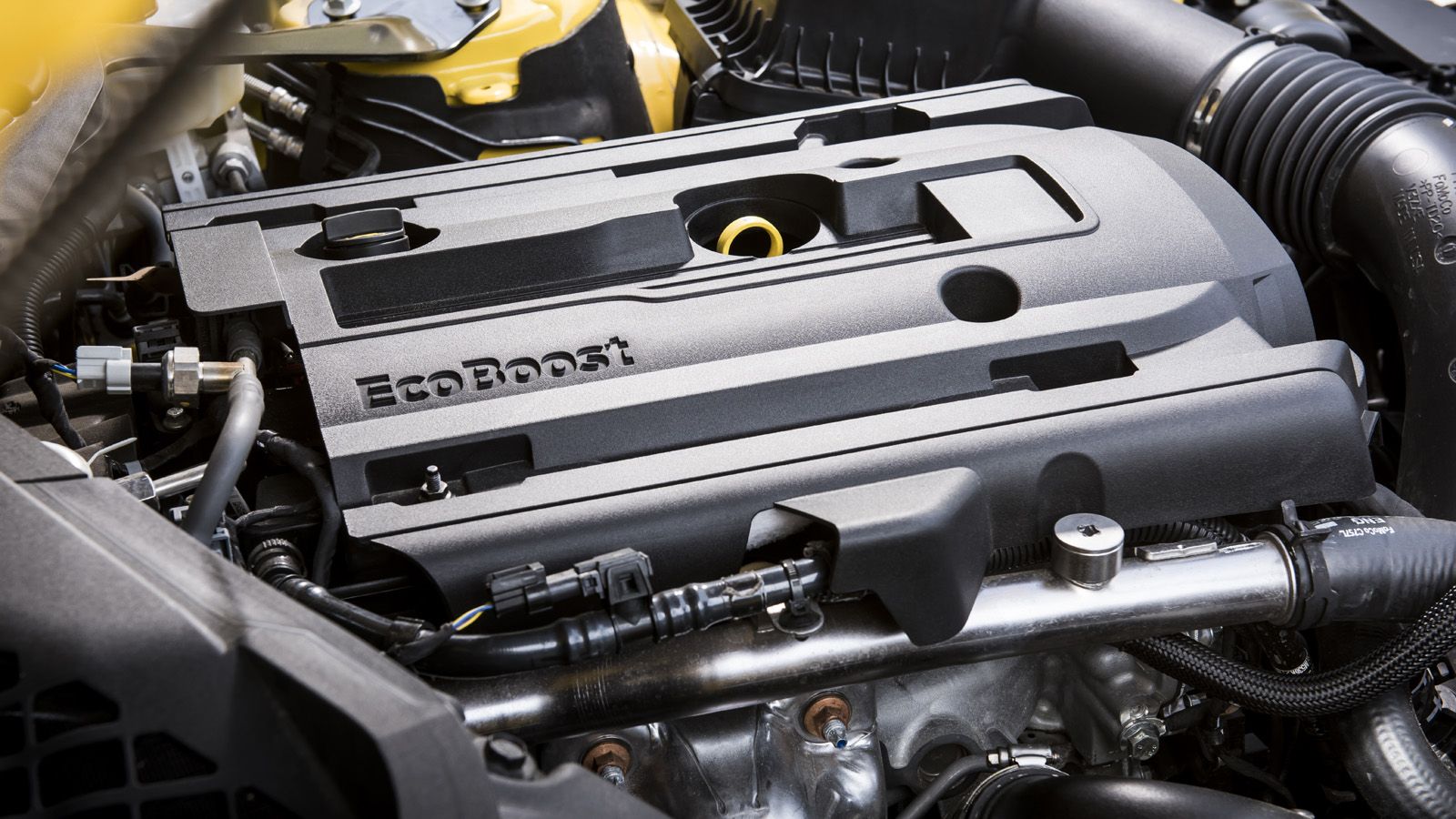 Ο 2,3 λίτρων EcoBoost (turbo) άμεσου ψεκασμού, αποδίδει 317 ίππους και τα 432 Nm ροπής.