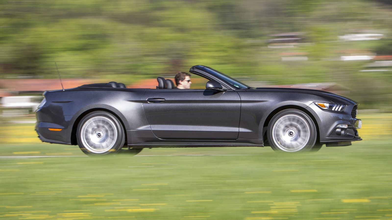 Εκτός από την Coupe θα υπάρχει και η Convertible έκδοση.