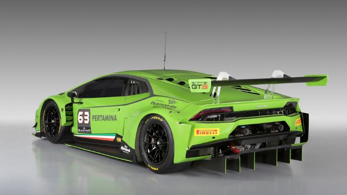 Η Lamborghini Huracan GT3 σχεδιάστηκε και κατασκευάστηκε σε συνεργασία με την Dallara Engineering και φέρει το V10 σύνολο των 5,2 λίτρων της «κανονική
