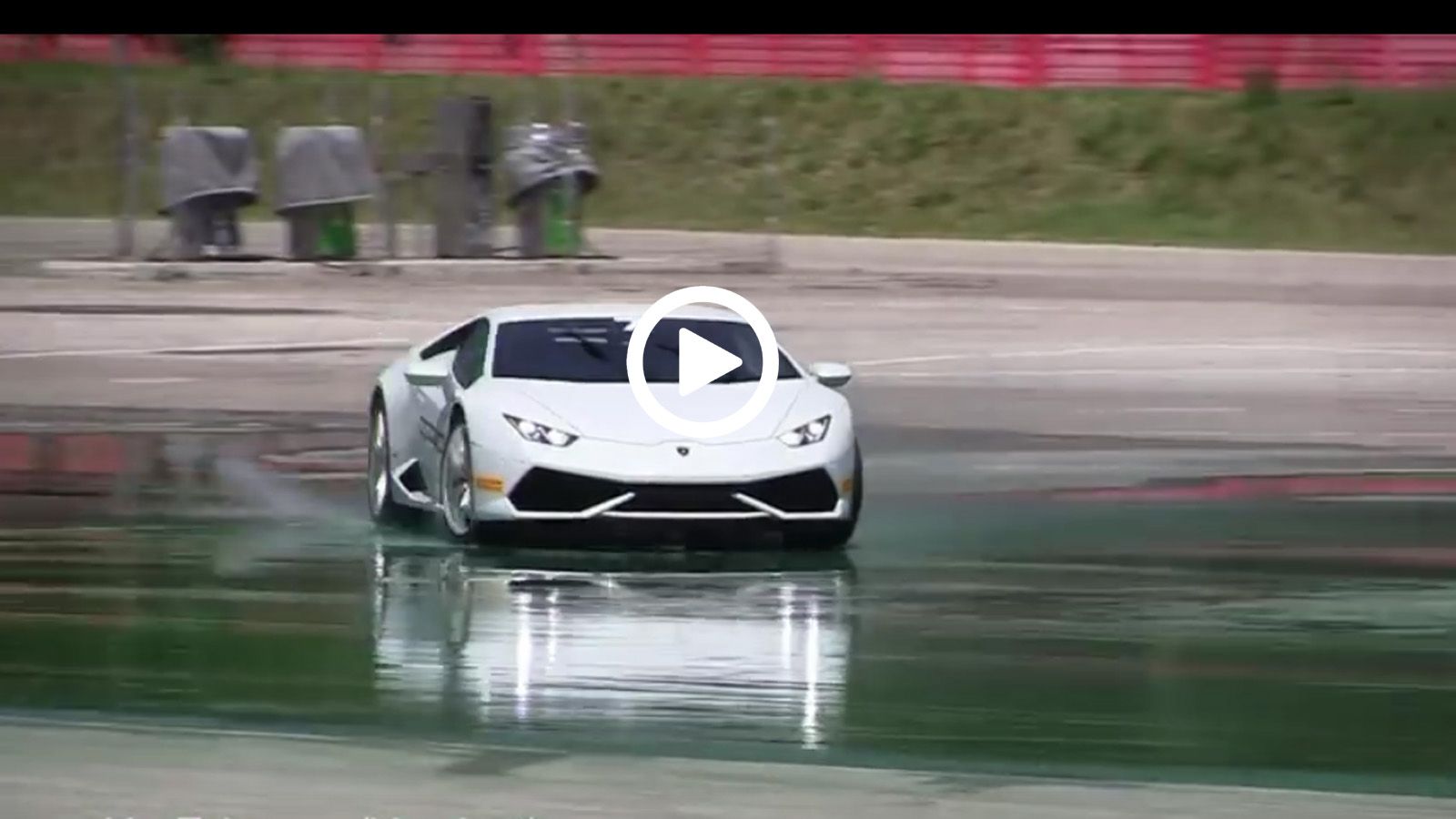 Βρεγμένο drifting με Lamborghini Huracan