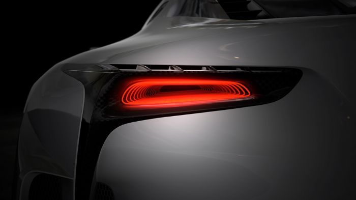 Από τις δύο teaser εικόνες του Lexus LF-LC GT Vision, καταλαβαίνουμε πως η «μεταμόρφωση» περιλαμβάνει περισσότερα μέρη από ανθρακονήματα, αλλά και ένα