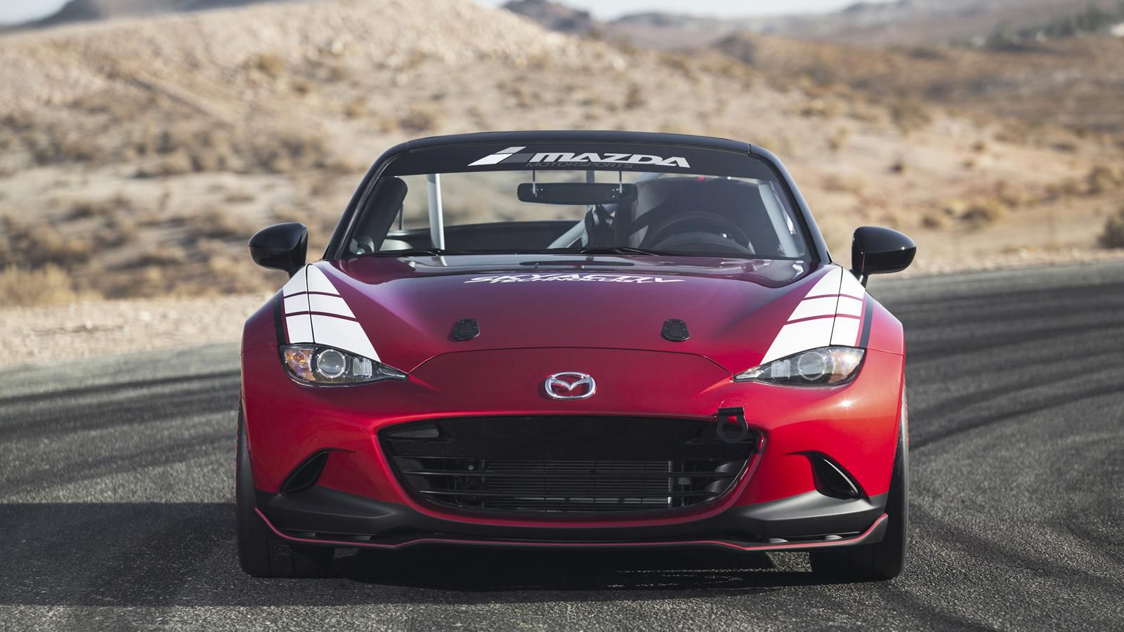 Από το εικονιζόμενο αγωνιστικό MX-5 Cup θα αντλήσει την έμπνευσή του το MX-5 Club Edition, η πιο «άγρια» προσέγγιση της έκδοσης δρόμου του 4ης γενιάς 