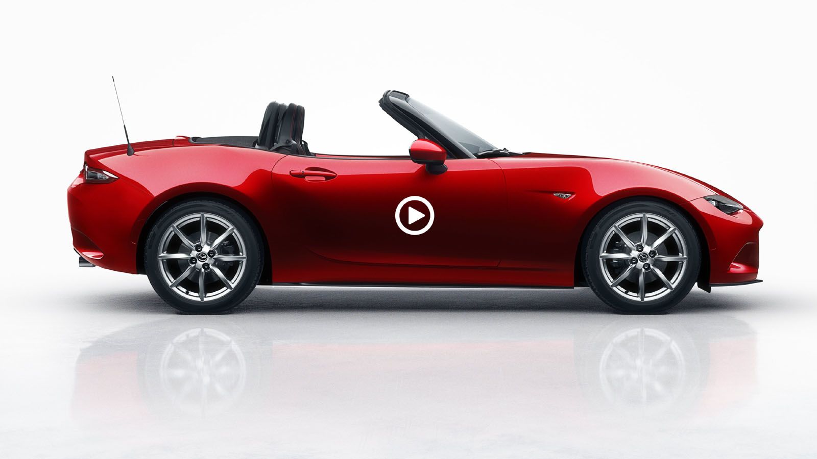 Το διαχρονικό Mazda MX-5 διατηρεί την απόλυτη ισορροπία του 50-50