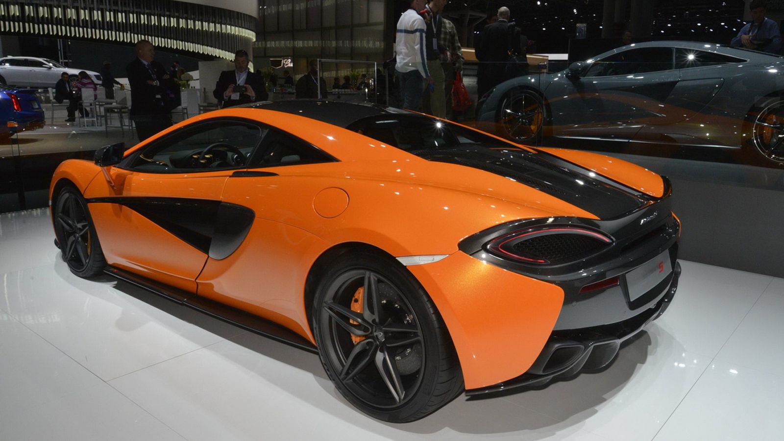 Προσεχώς θα υπάρχουν αρκετές επιλογές από την «οικογένεια» μοντέλων McLaren Sports Series που θα πέφτουν πάνω σε αυτά της Porsche 911, με τους Βρετανο