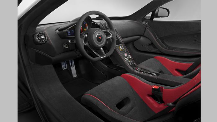 Στην προσπάθειά τους για το ελάχιστο δυνατό βάρος, οι άνθρωποι της McLaren αφαίρεσαν το κλιματιστικό από την 675 LT, αν και οι υποψήφιοι ιδιοκτήτες τη