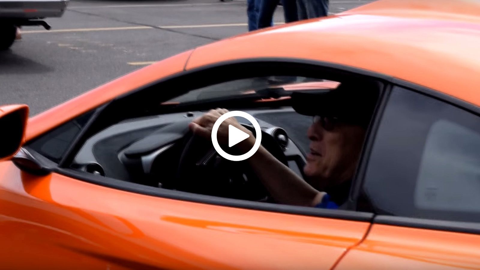 80χρονος οδηγεί McLaren 650S Le Mans!