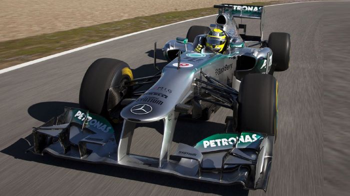 Σύμφωνα με τον Massa της Williams, η Mercedes στην F1 φέρει διαφορετικούς κινητήρες στα μονοθέσιά της από τα άλλα μονοθέσια των ομάδων, κάτι που η γερ