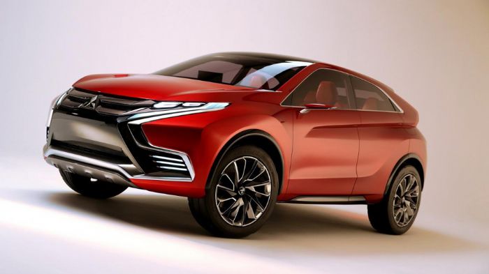 Στο σχεδιαστικό κομμάτι, το Concept XR-PHEV II εμφανίζεται με ανασχεδιασμένη μάσκα μπροστά, σε σχέση με το προηγούμενο πρωτότυπο και με χρωμιομένες γρ