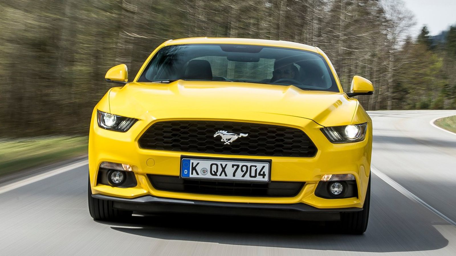 Με το κινητήρα EcoBoost, το μοντέλο είναι εξοπλισμένο με ενεργές γρίλιες μάσκας, που όταν δεν απαιτείται μεγάλη ψύξη για τον κινητήρα, κλείνουν, βελτι