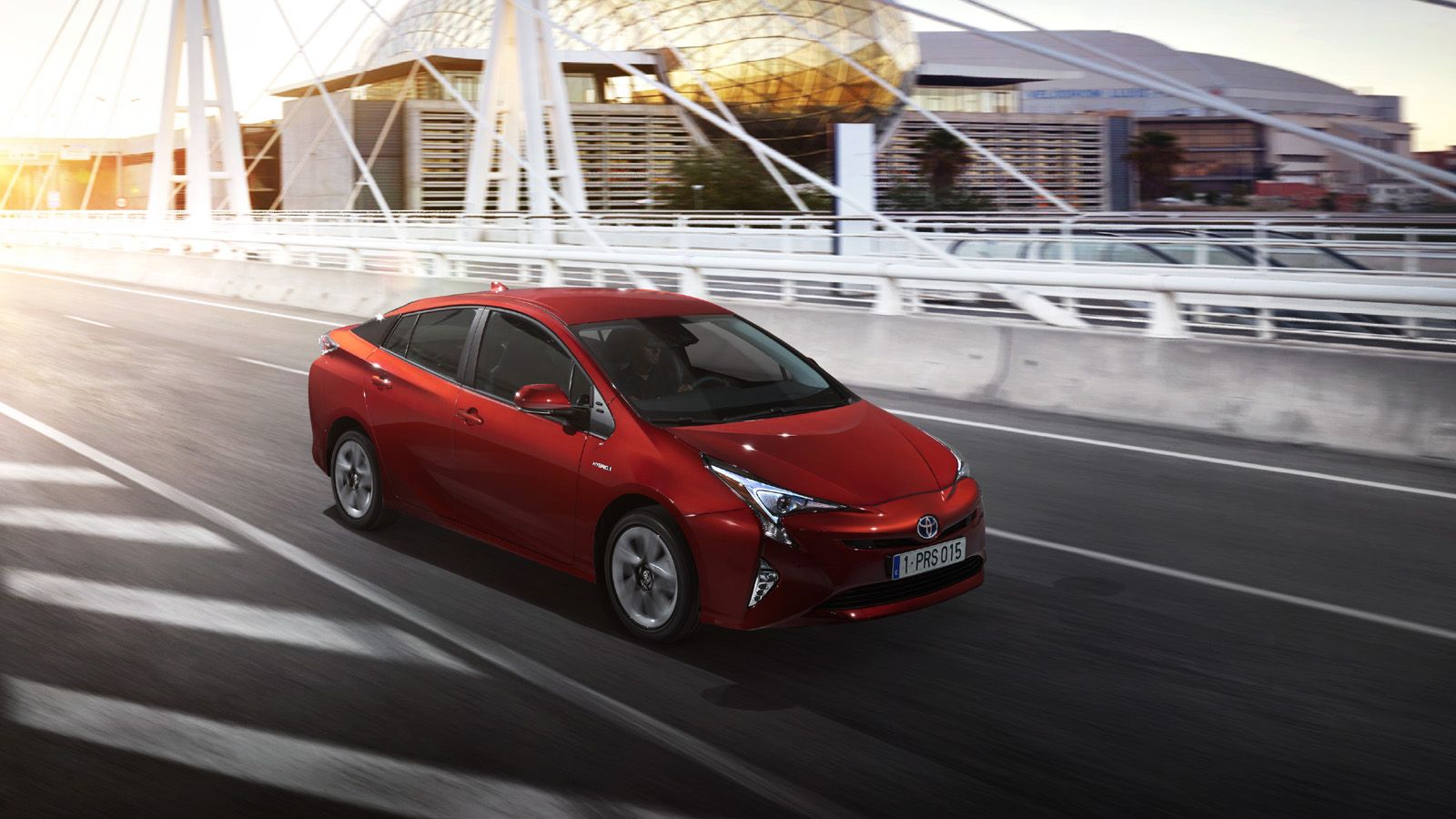 Η χρήση της πρώτης παγκόσμιας πλατφόρμας που έχει εξελίξει η Toyota (TNGA), προσφέρει χαμηλότερο κέντρο βάρους, κάτι που αυξάνει τη σταθερότητα στο δρ