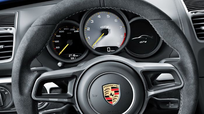 Ο 6κύλινδρος κινητήρας των 3,8 λτ. προέρχεται από την 911 Carrera S και έχει ισχύ 385 ίππων, επιτρέποντας στην Cayman GT4 να κάνει το 0-100 χλμ./ώρα σ