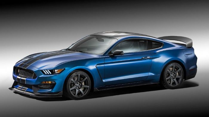 Η πιο «ετοιμοπόλεμη Mustang για δρόμο και πίστα», η Shelby GT350R Mustang παρουσιάστηκε στο Ντιτρόιτ με εντυπωσιακό αγωνιστικό στιλ και ισχύ που ξεπερ