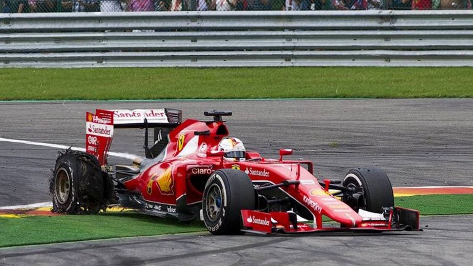 H στιγμή που ανατινάχτηκε το ελαστικό του Vettel