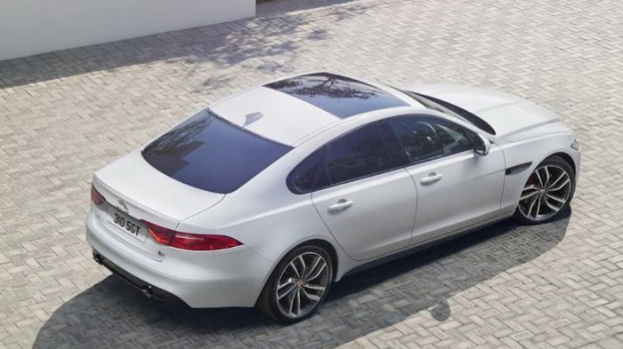 Η νέα Jaguar XF έχει φτιαχτεί σε ποσοστό 75% από αλουμίνιο, γεγονός που είχε ως αποτέλεσμα τη μείωση του βάρους κατά 190 κιλά και την αύξηση της ακαμψ