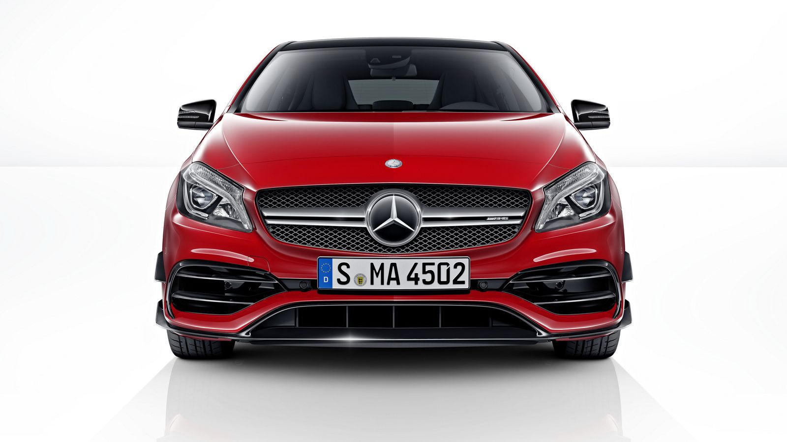 Το μεγαλείο της A45 AMG (+video)