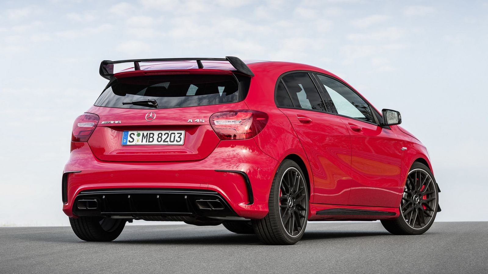 Το μεγαλείο της A45 AMG (+video)