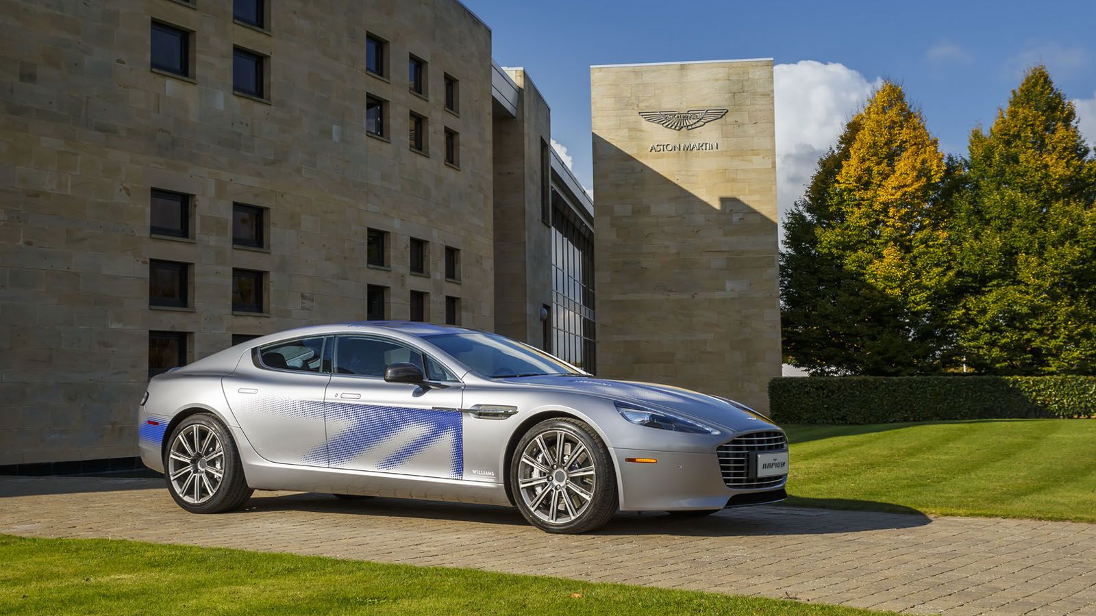 Η πρώτη ηλεκτρική Aston Martin είναι Concept. Βασίζεται στην Rapide και είναι συμπαραγωγή με τη Williams.