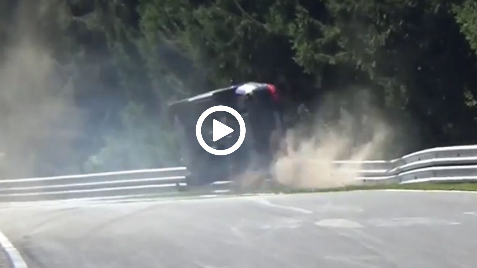 Οδηγός Audi τα έκανε... θάλασσα