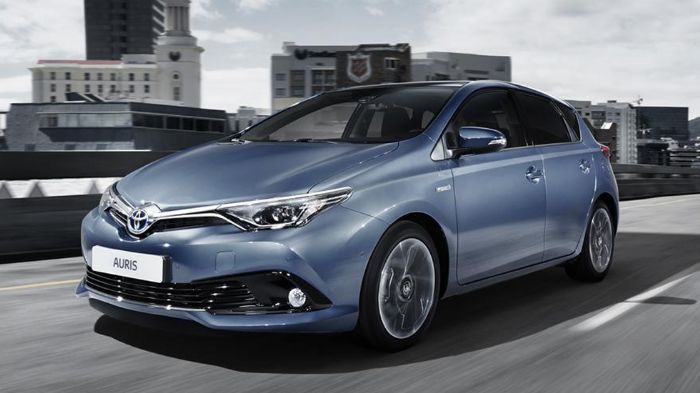 Η πιο σημαντική διαφορά είναι πως, πλέον, το Toyota Auris θα εξοπλίζεται με ένα νέο 4κύλινδρο turbo σύνολο βενζίνης 1,2 λίτρων, το οποίο έχει ισχύ 116