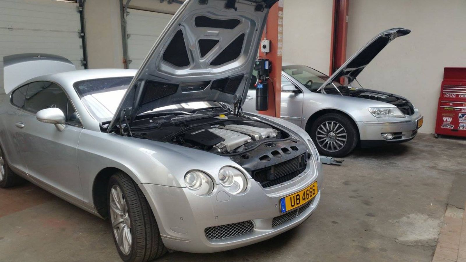 Οι άνθρωποι της Dutch Build τοποθέτησαν στην Bentley GT το 3λιτρο TDI σύνολο, προέλευσης Volkswagen Phaeton, το οποίο ανάλογα με την έκδοσή του, αποδί
