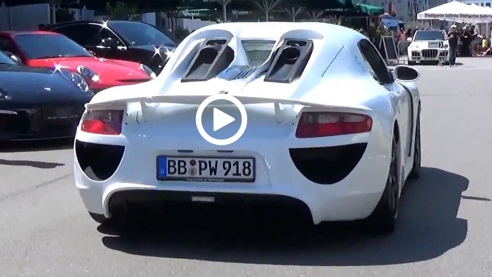 Αυτή η Porsche Cayman προσπαθεί να γίνει 918 Spyder χωρίς επιτυχία...