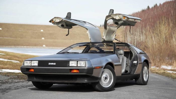 Ένα από τα τελευταία DeLorean DMC-12 που φτιάχτηκαν ποτέ, πωλείται σήμερα για 56.900 ευρώ και κρίνοντας από τις φωτογραφίες βρίσκεται σε άριστη κατάστ