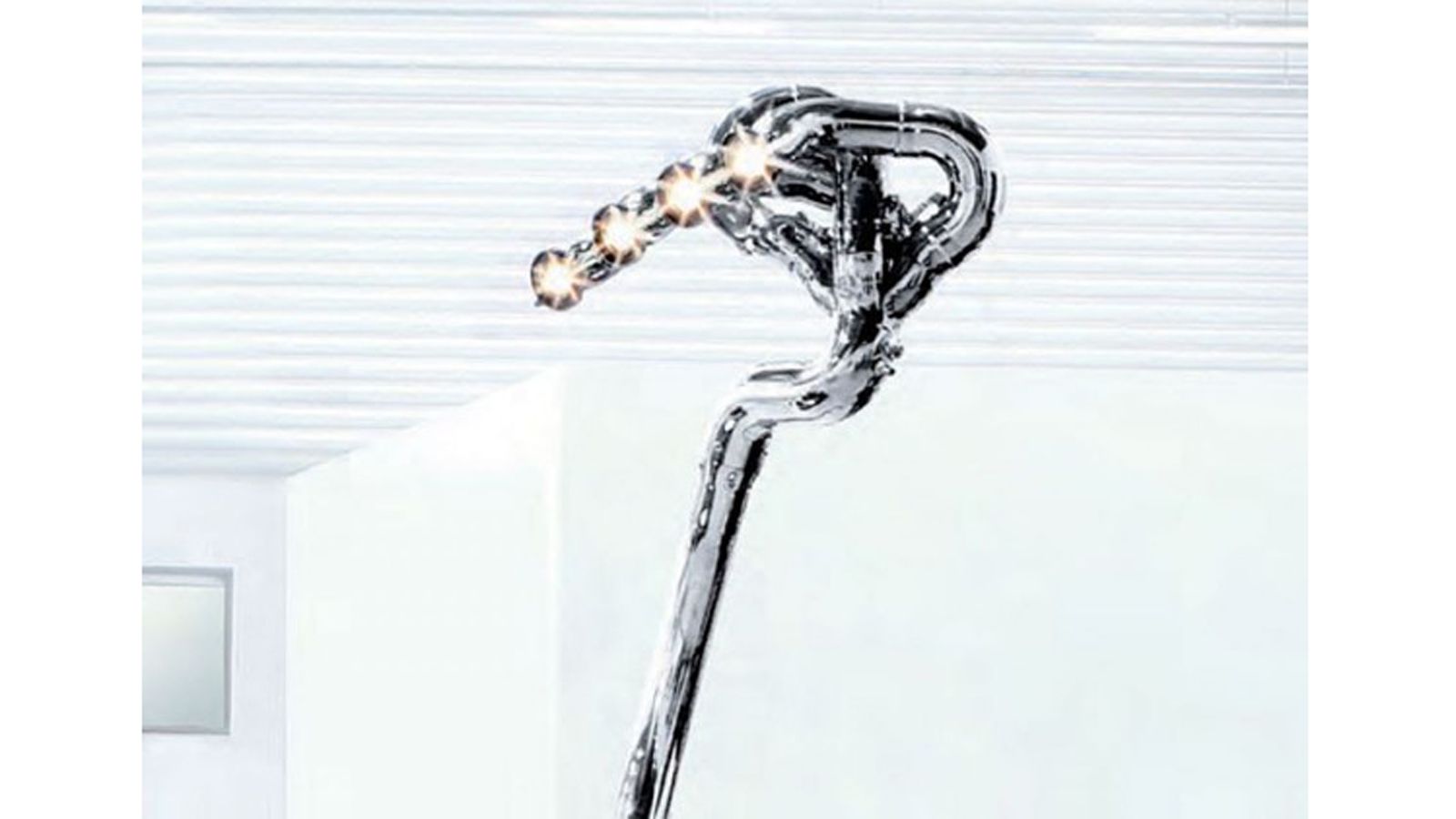 Αποτελεί προϊόν της εταιρείας Racing Gold, η οποία εξειδικεύεται στη δημιουργία αντικειμένων από μέρη ιστορικών μοντέλων της αεροναυπηγικής, αλλά και 